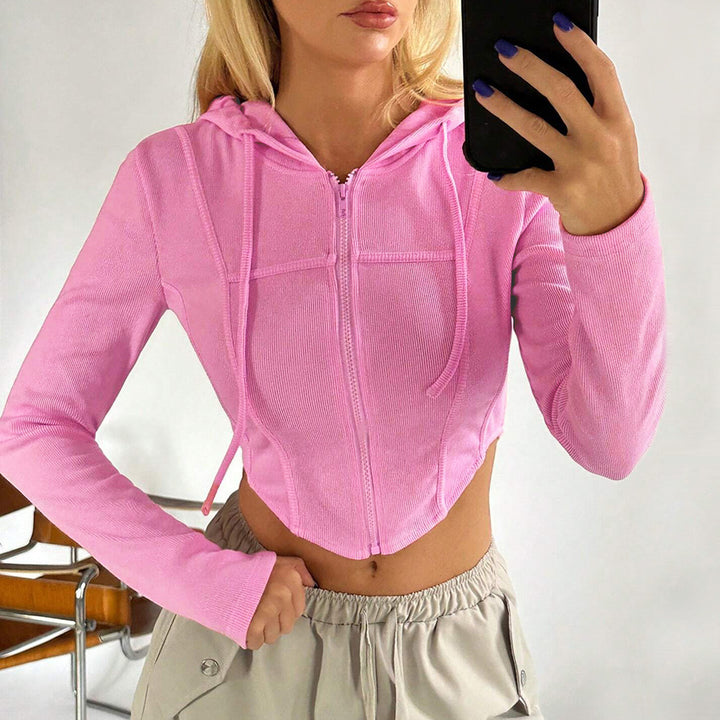 Sweat à capuche court zippé pour femmes avec manches longues et coupe ajustée Levoire