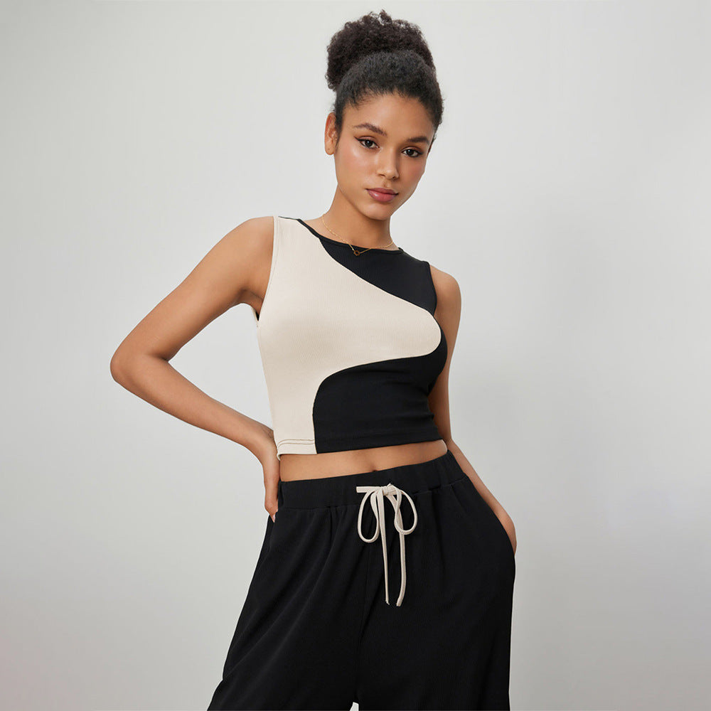 Top court pour femmes avec un design asymétrique et des contrastes à la mode Levoire