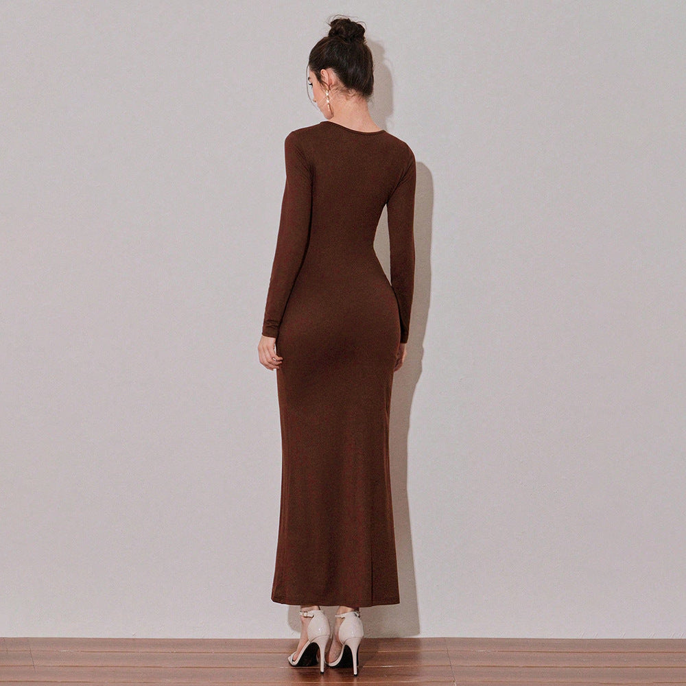 Robe maxi femme avec décolleté asymétrique et drapage sexy Levoire