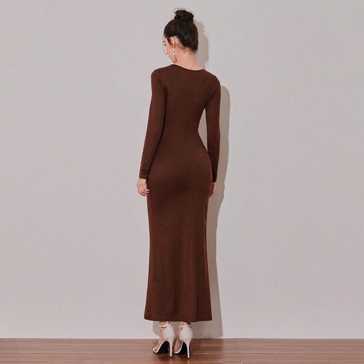 Robe maxi femme avec décolleté asymétrique et drapage sexy Levoire