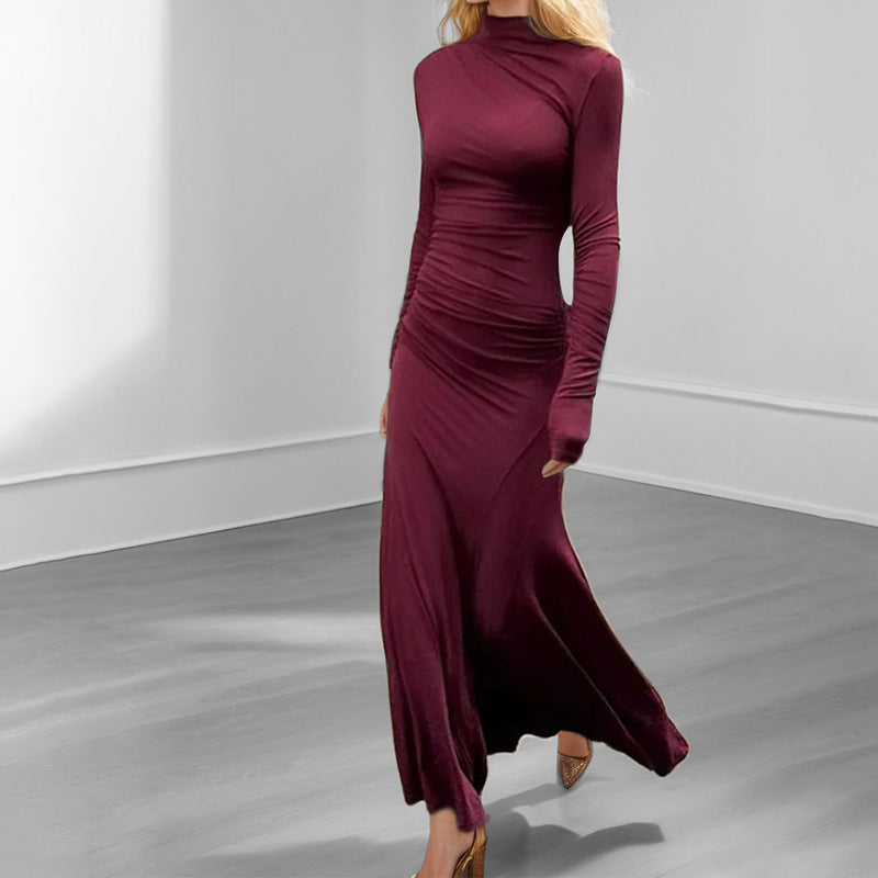 Robe maxi à manches longues pour femmes avec une coupe flatteuse et un col roulé élégant Levoire