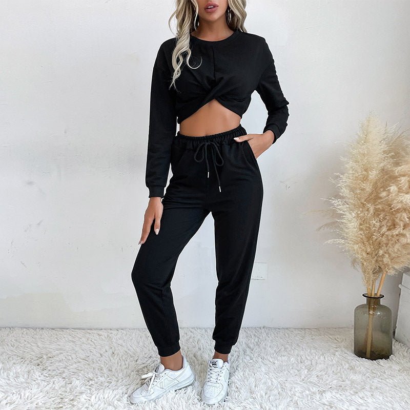 Combinaison pratique pour femmes avec taille élastique et détail de nouage flatteur Levoire