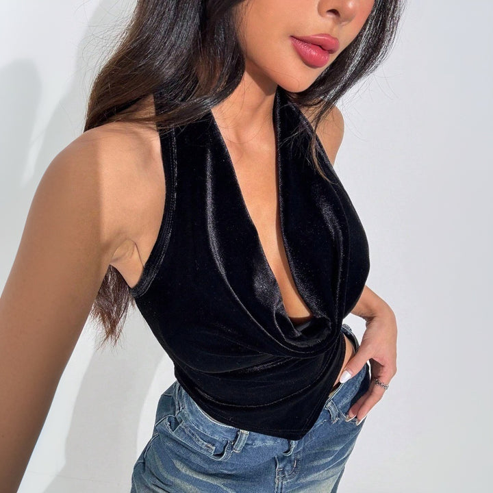Haut halter élégant pour femmes avec décolleté en drapé profond en velours Levoire