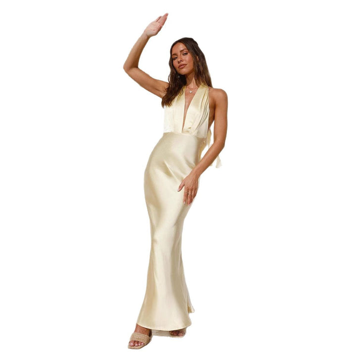 Robe maxi en satin élégante pour femmes avec décolleté en V profond et coupe évasée Levoire