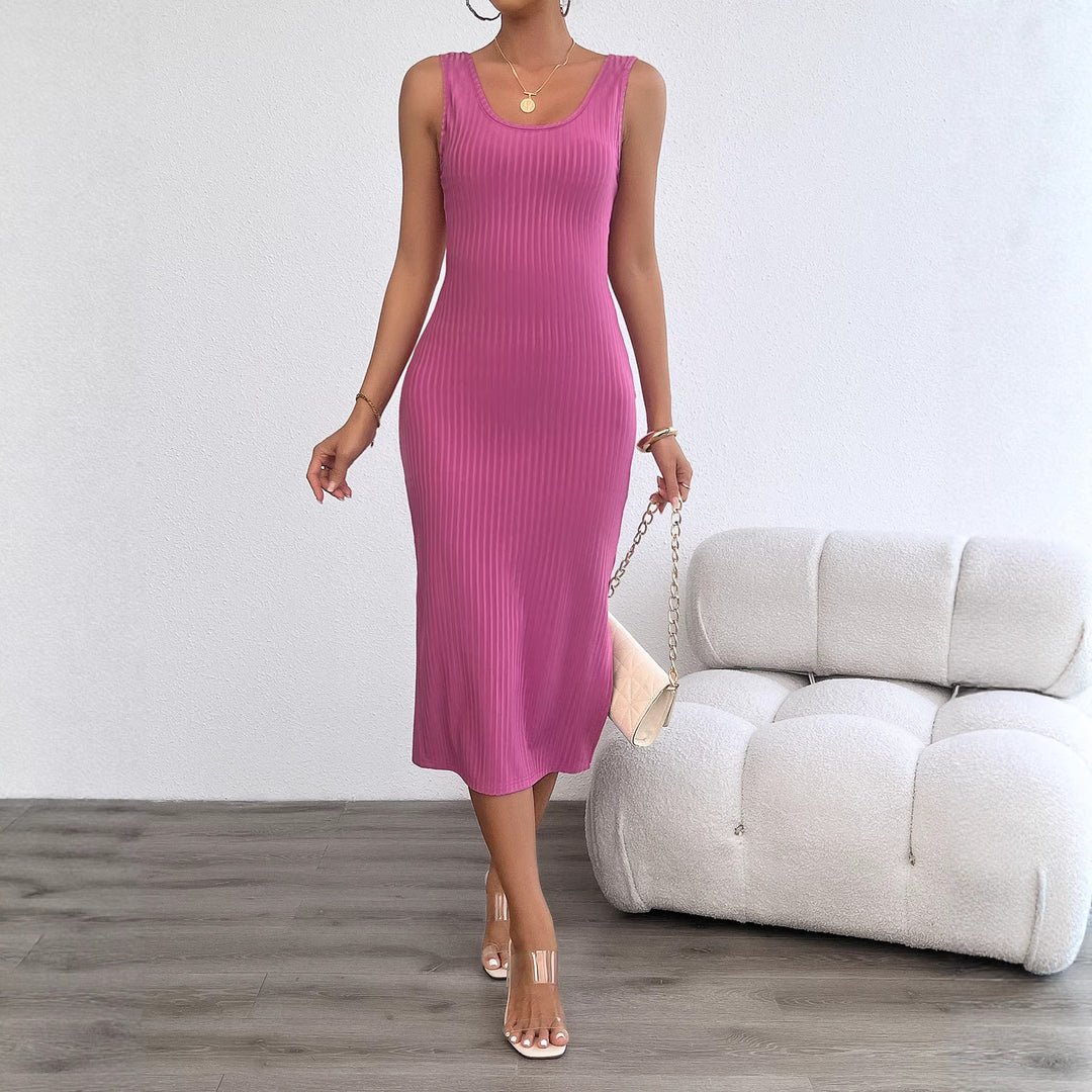 Robe midi côtelée pour femmes avec une coupe ajustée et un confort de portabilité Levoire