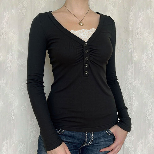 Chemise à manches longues pour femmes avec un décolleté en V à la mode et un design à boutons Levoire