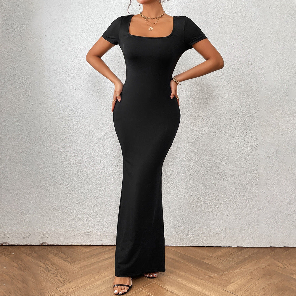 Robe maxi élégante pour femmes avec décolleté en U profond et coupe ajustée Levoire