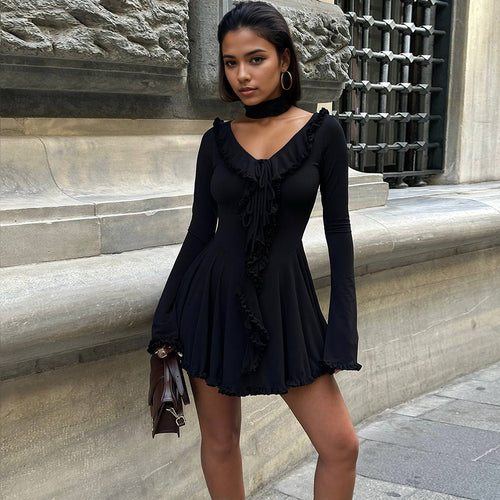 Robe mini femme avec détails volantés et chic col en V Levoire