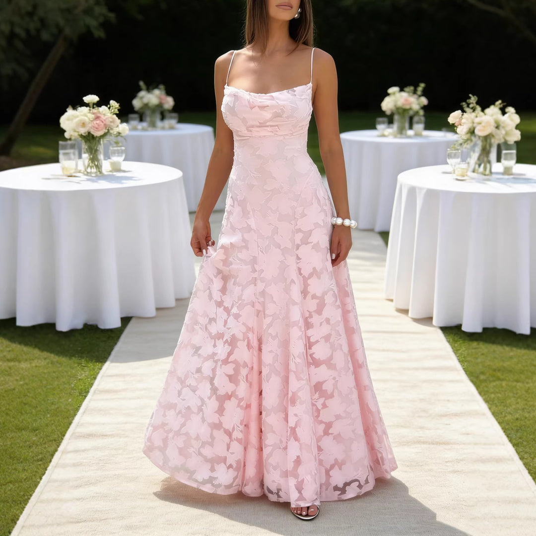 Robe maxi de haute qualité pour femmes avec un motif floral scintillant et des bretelles spaghetti élégantes Levoire