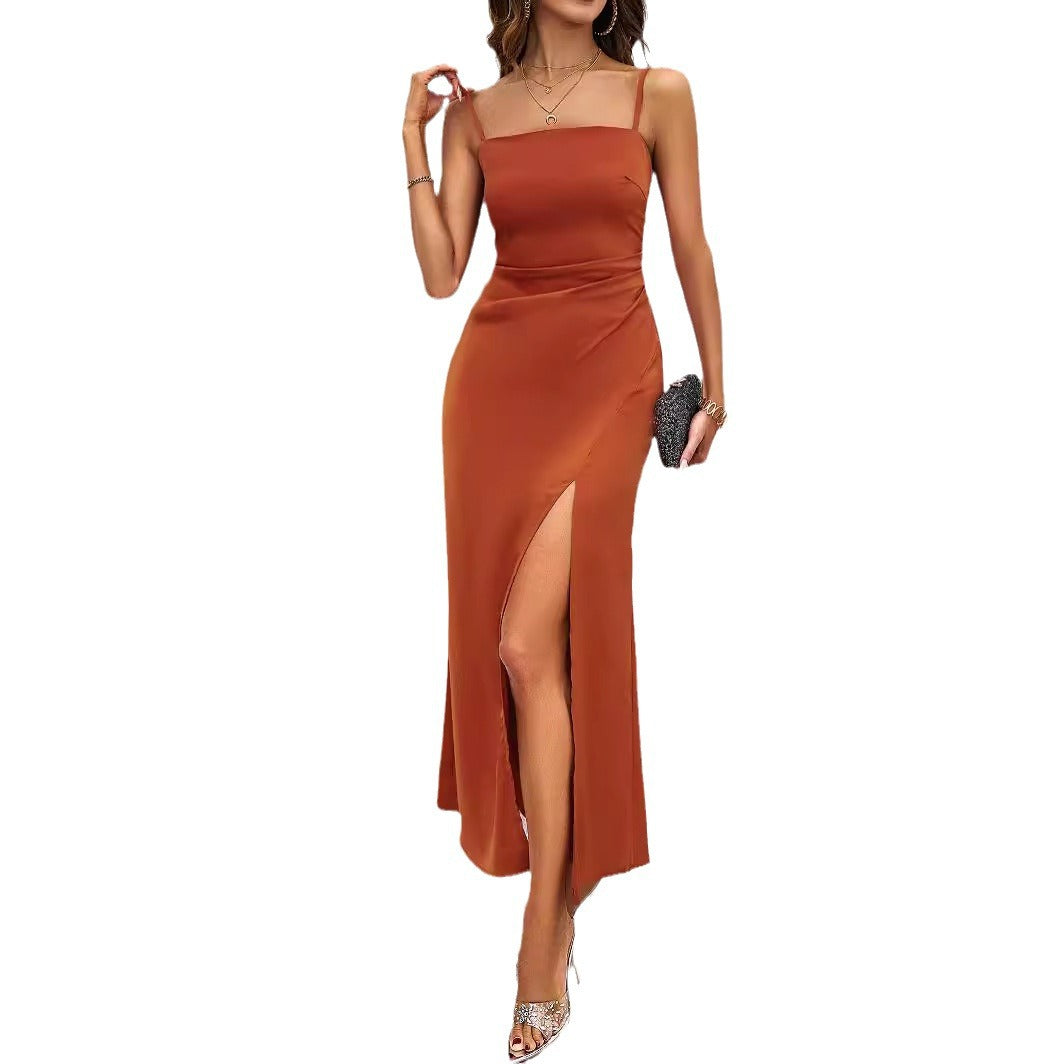 Robe maxi en satin élégante pour femmes avec fente haute et bretelles spaghetti Levoire