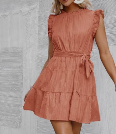 Robe à manches mi-longues pour femmes avec détails en volants et nœud à la taille Levoire