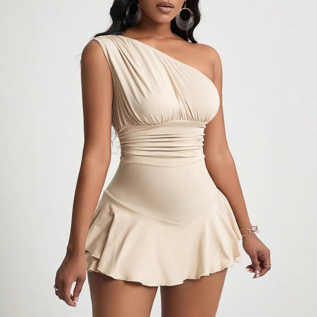 Robe mini asymétrique pour femmes avec un matériau doux et un design drapé élégant Levoire