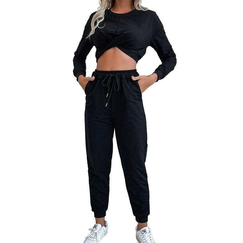 Combinaison pratique pour femmes avec taille élastique et détail de nouage flatteur Levoire
