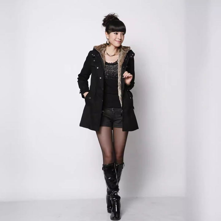 Veste de transition isolée pour femmes avec capuche amovible et matériau extérieur durable Levoire