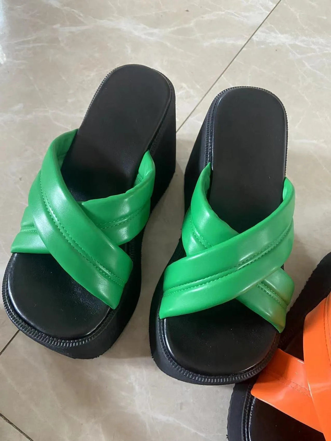 Levoire | Sandales à talons hauts croisées pour femmes Vert