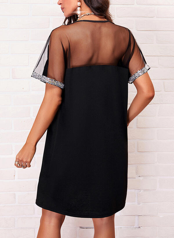 Robe décontractée tendance pour femmes avec un élégant col en V et une zone d'épaule transparente Levoire