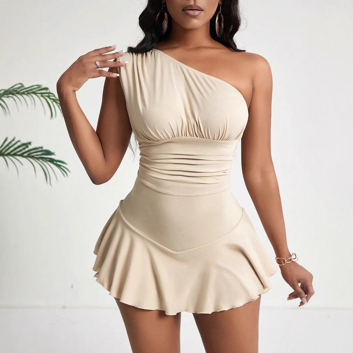 Robe mini asymétrique pour femmes avec un matériau doux et un design drapé élégant Levoire