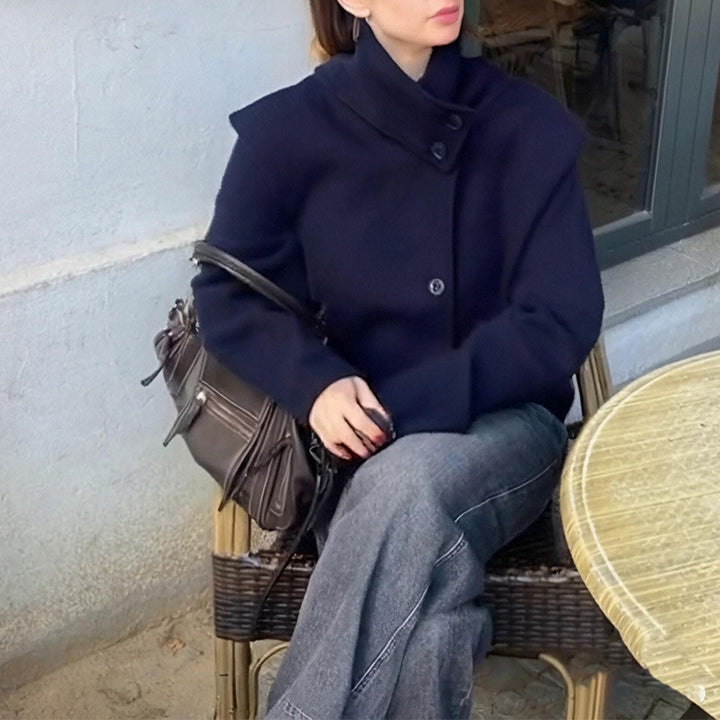 Veste oversize pour femmes avec col haut et détails en boutons Levoire