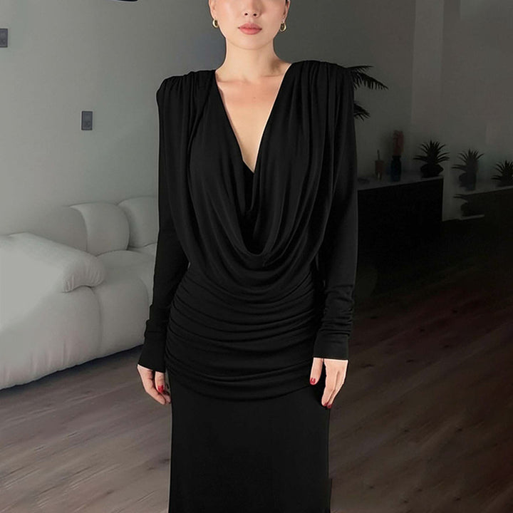 Robe Maxi Élégante pour Femmes avec Encolure Wrap Sophistiquée et Détails Drapés Levoire