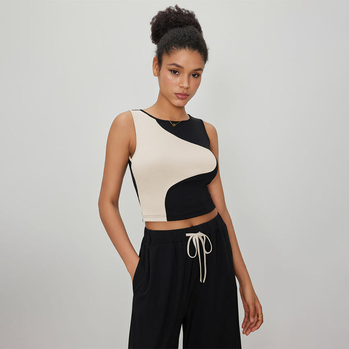 Top court pour femmes avec design asymétrique et contrastes raffinés Levoire