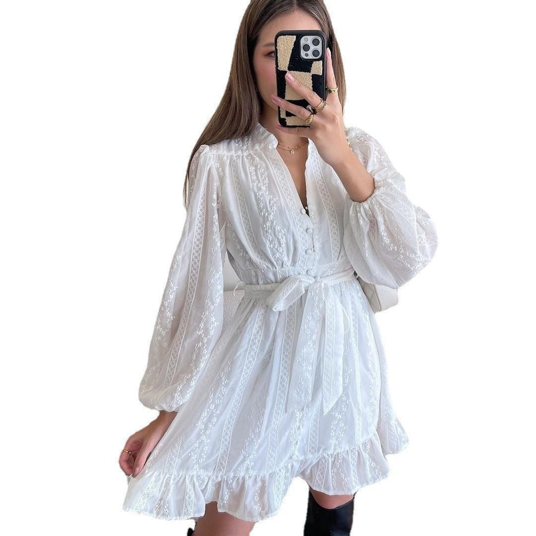 Levoire | Jupe mini avec jolie broderie à lacer