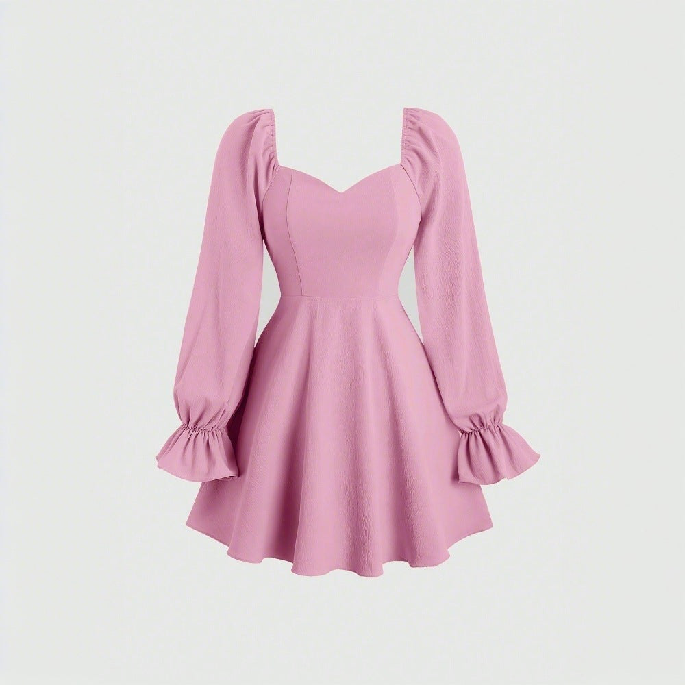 Robe mini femme avec manches bouffantes et décolleté en cœur chic Levoire