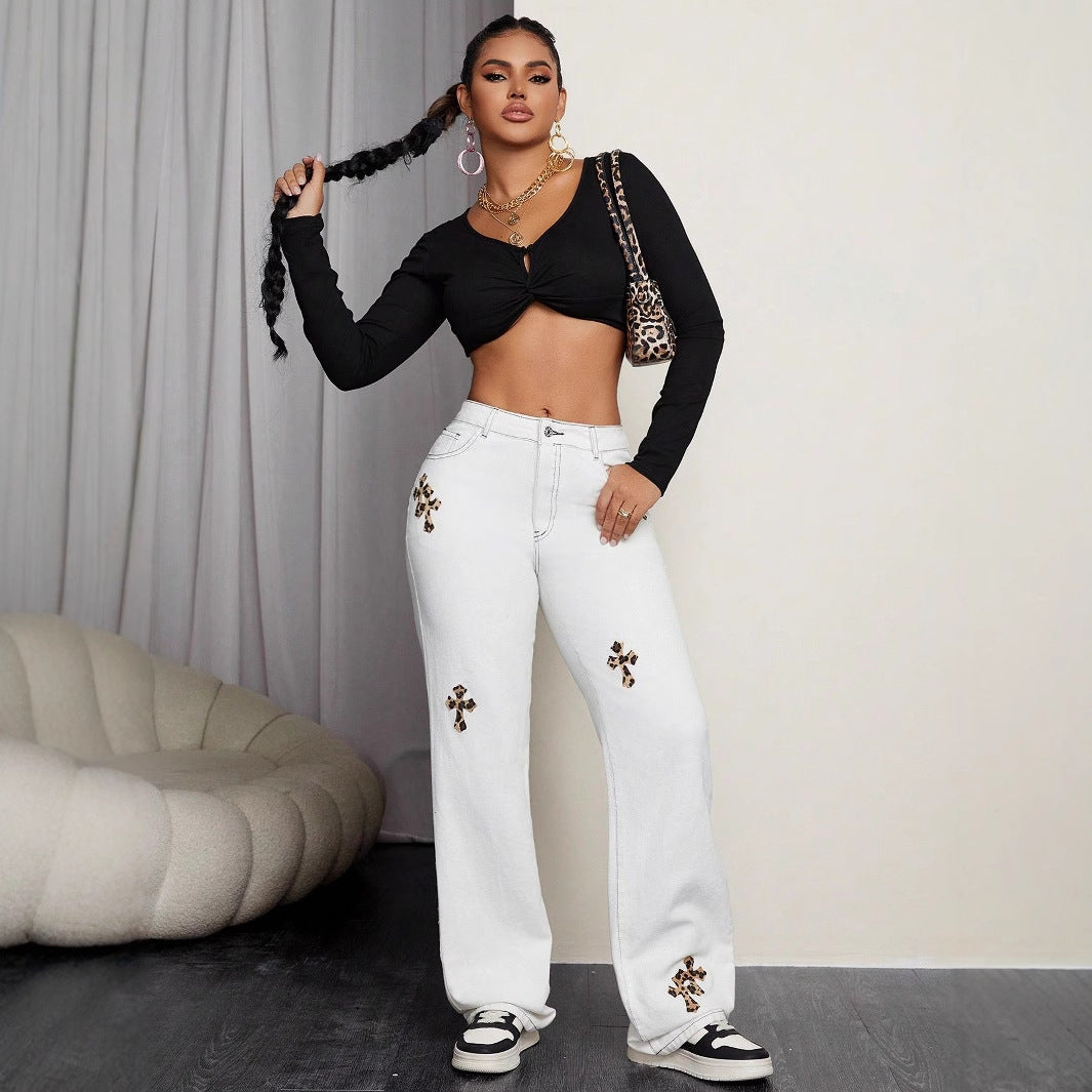 Jeans décontractés pour femmes avec appliqué en imprimé animal saisissant Levoire