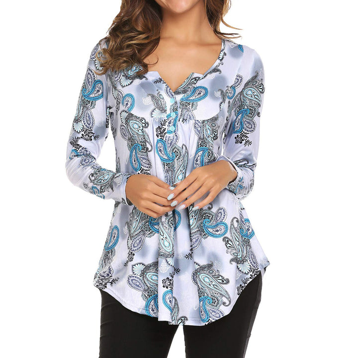 Levoire | T-shirt de sport en soie de lait imprimé asymétrique Fond blanc avec des fleurs paisley bleues