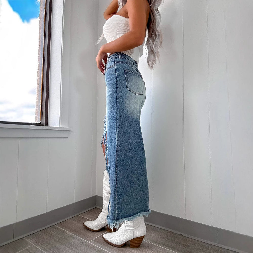 Jupe en denim pour femmes dans un style moderne à haute-bas avec des détails en franges Levoire
