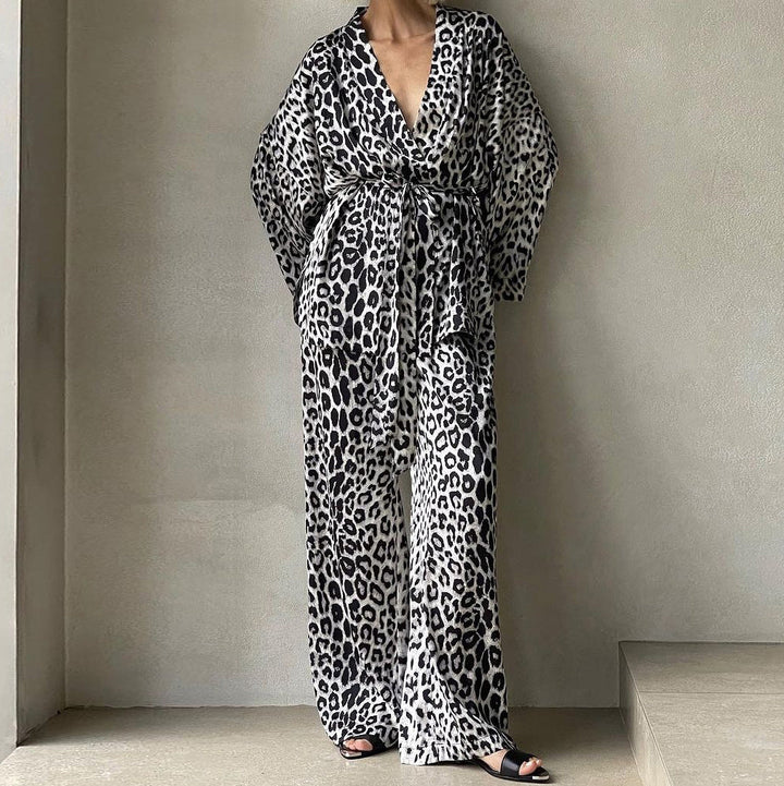 Levoire | Ensemble féminin à deux pièces – un look audacieux avec des motifs animaliers ! Noir