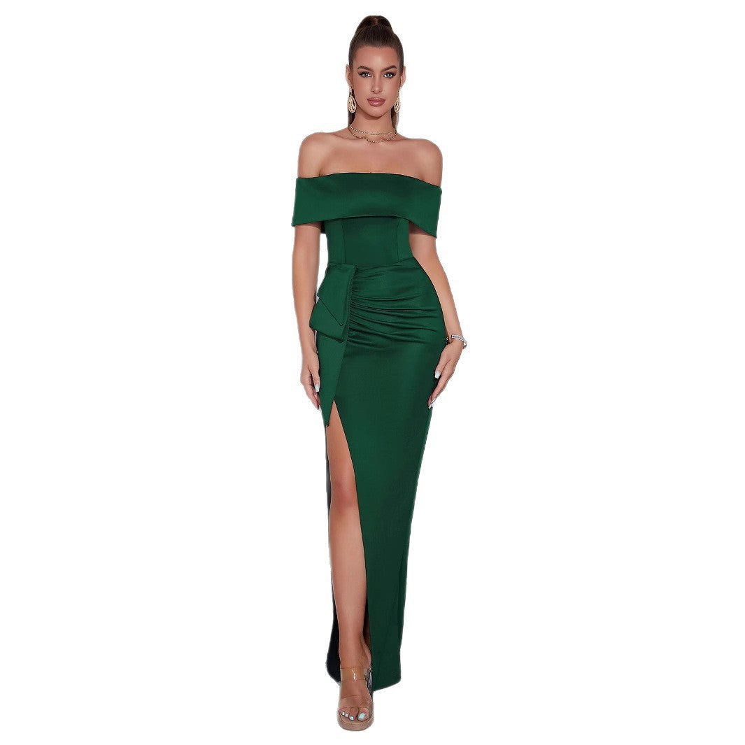 Robe longue à manches longues ajustée pour femmes avec design dénudé des épaules et fente haute Levoire