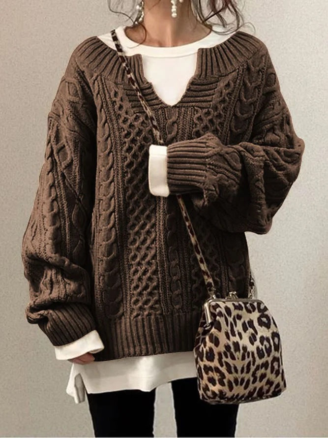 Pull en maille tricotée confortable pour femmes avec un grand col en V et un matériau particulièrement doux Levoire