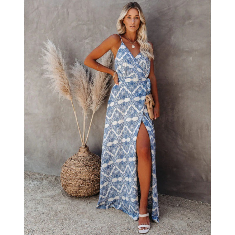 Robe maxi pour dames avec un ourlet flottant et une fente élégante Levoire