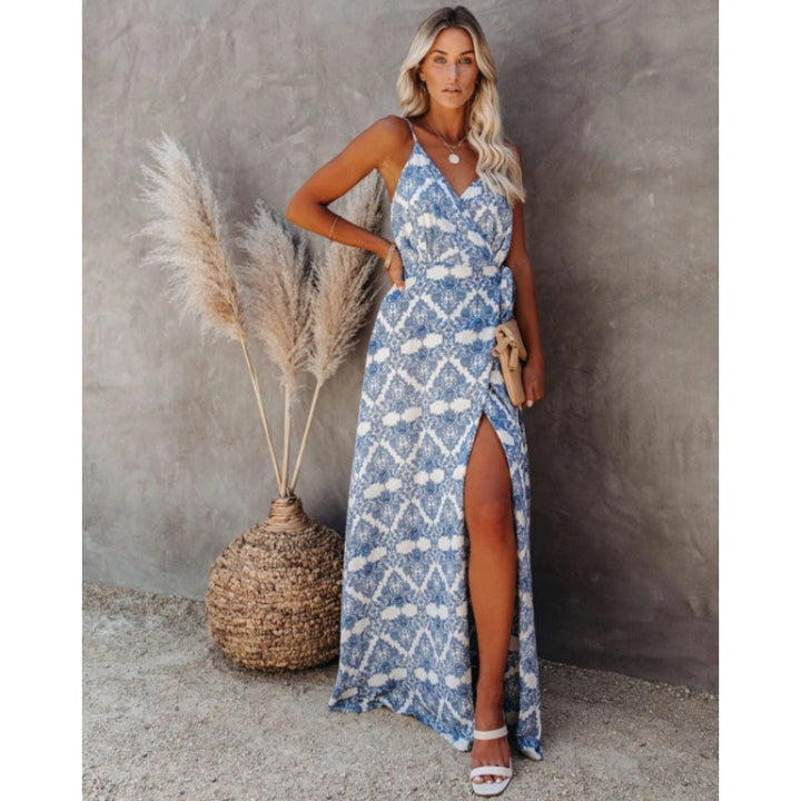 Robe maxi pour dames avec un ourlet flottant et une fente élégante Levoire