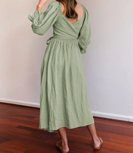 Levoire | Robe Française Avec Des Manches Cloche