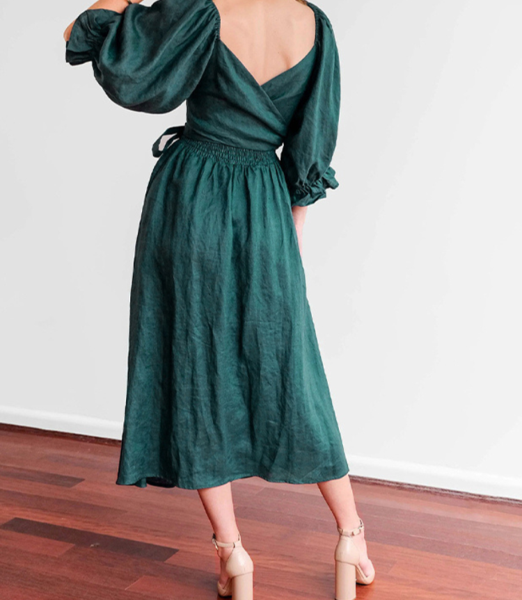 Levoire | Robe Française Avec Des Manches Cloche