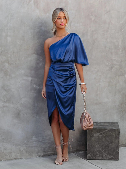 Levoire | Robe Satinée Élégance Asymétrique Bleu