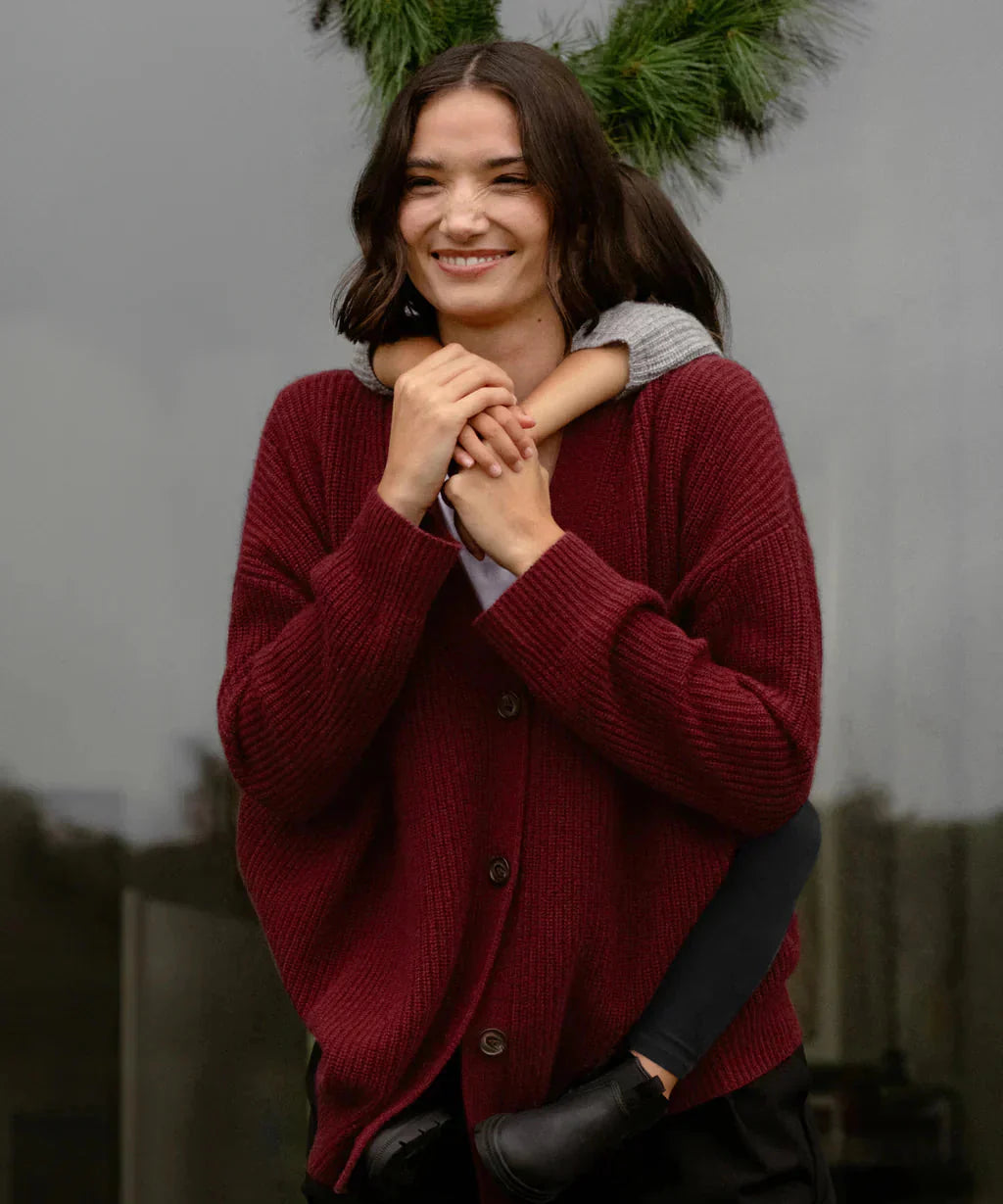 Levoire | Gilet Pour Femmes Avec Fermeture À Boutons Et Décolleté En V En Cachemire Tricoté Bordeaux