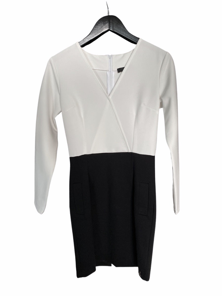 Levoire | Robe Portefeuille Avec Décolleté En V Et Ceinture À Nouer