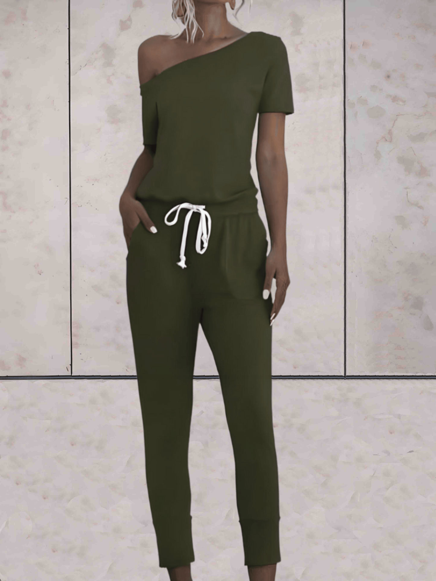 Levoire | Combinaison Confortable À Une Épaule Avec Des Manches Dénudées Et Un Bouton Réglable Aux Hanches Vert olive