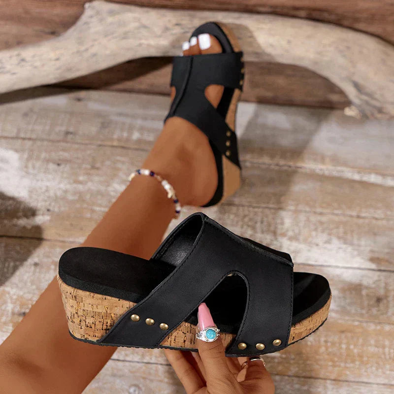 Levoire | Sandales orthopédiques rétro à talons compensés Noir