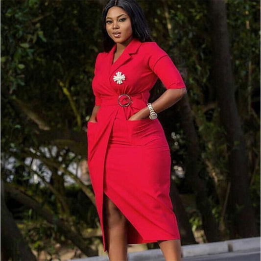 Levoire | robe courte à manches courtes avec ceinture, poches et fente latérale ROUGE