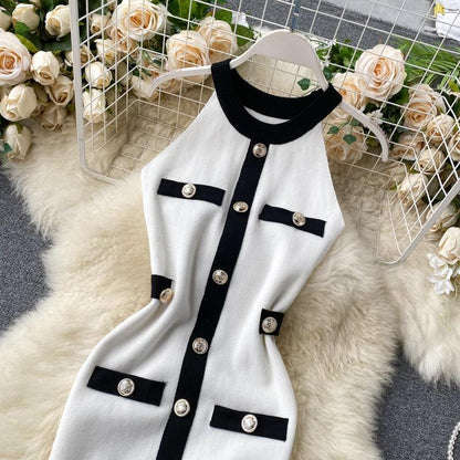 Levoire | robe longue ajustée à col rond avec décoration de bouton