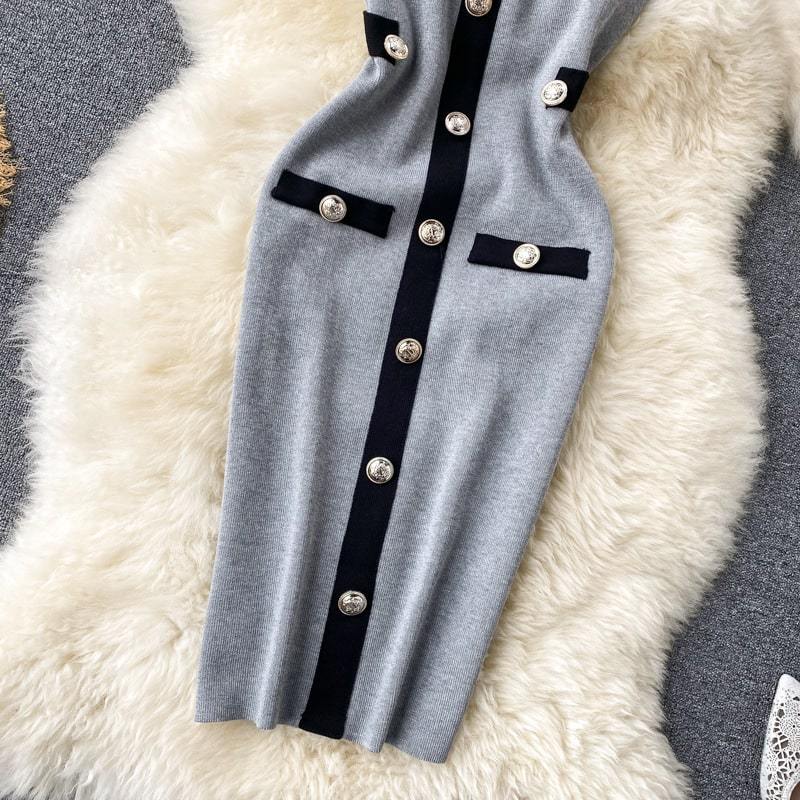 Levoire | robe longue ajustée à col rond avec décoration de bouton