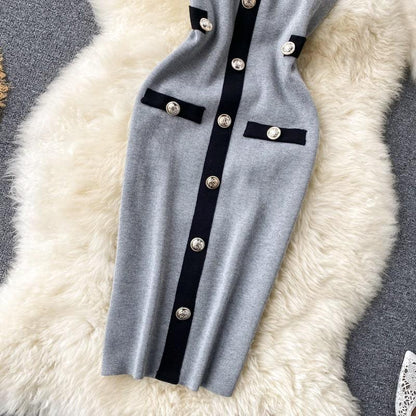 Levoire | robe longue ajustée à col rond avec décoration de bouton