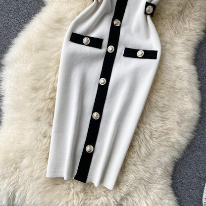 Levoire | robe longue ajustée à col rond avec décoration de bouton