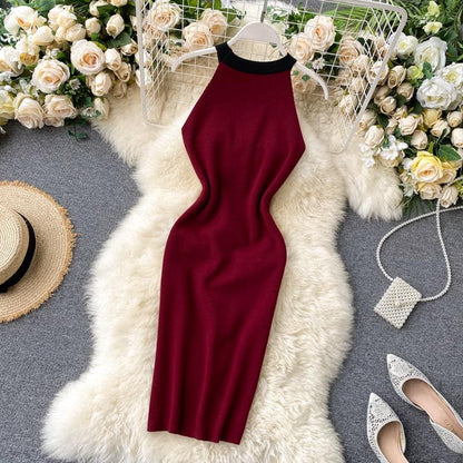 Levoire | robe longue ajustée à col rond avec décoration de bouton