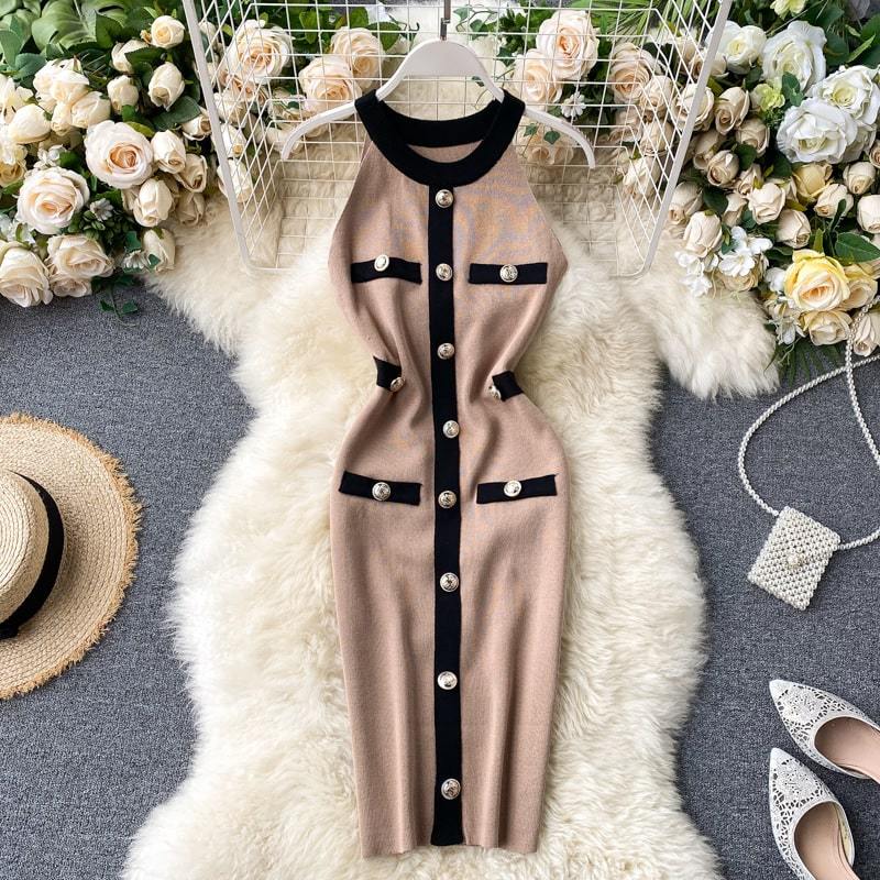 Levoire | robe longue ajustée à col rond avec décoration de bouton Une taille Khaki