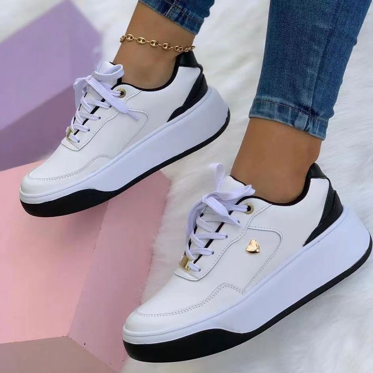 Levoire | Chaussures d'entraînement pour femmes avec semelle épaisse et détails en forme de cœur Bleu