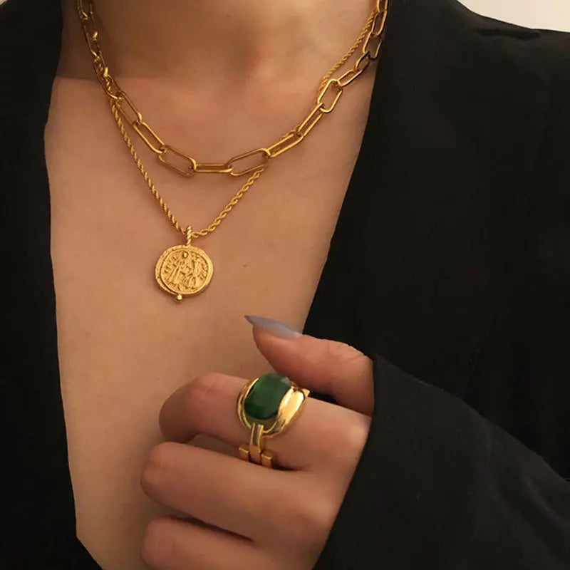 Levoire | Bague Ouverte En Pierre Verte Dorée